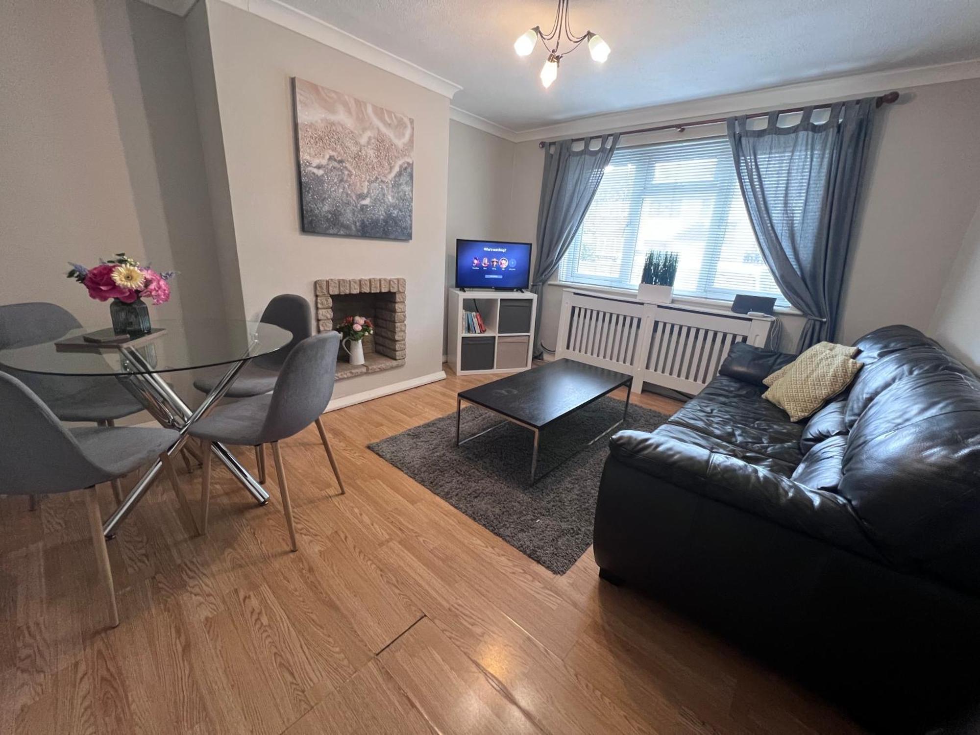 Croydon Apartment With Parking London Eksteriør bilde
