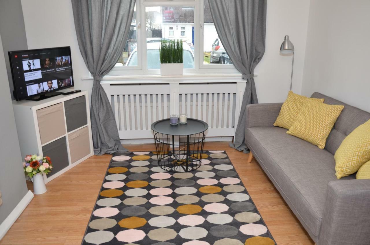 Croydon Apartment With Parking London Eksteriør bilde