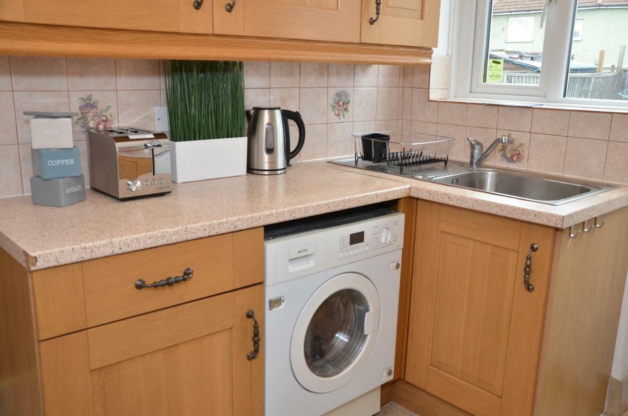 Croydon Apartment With Parking London Eksteriør bilde
